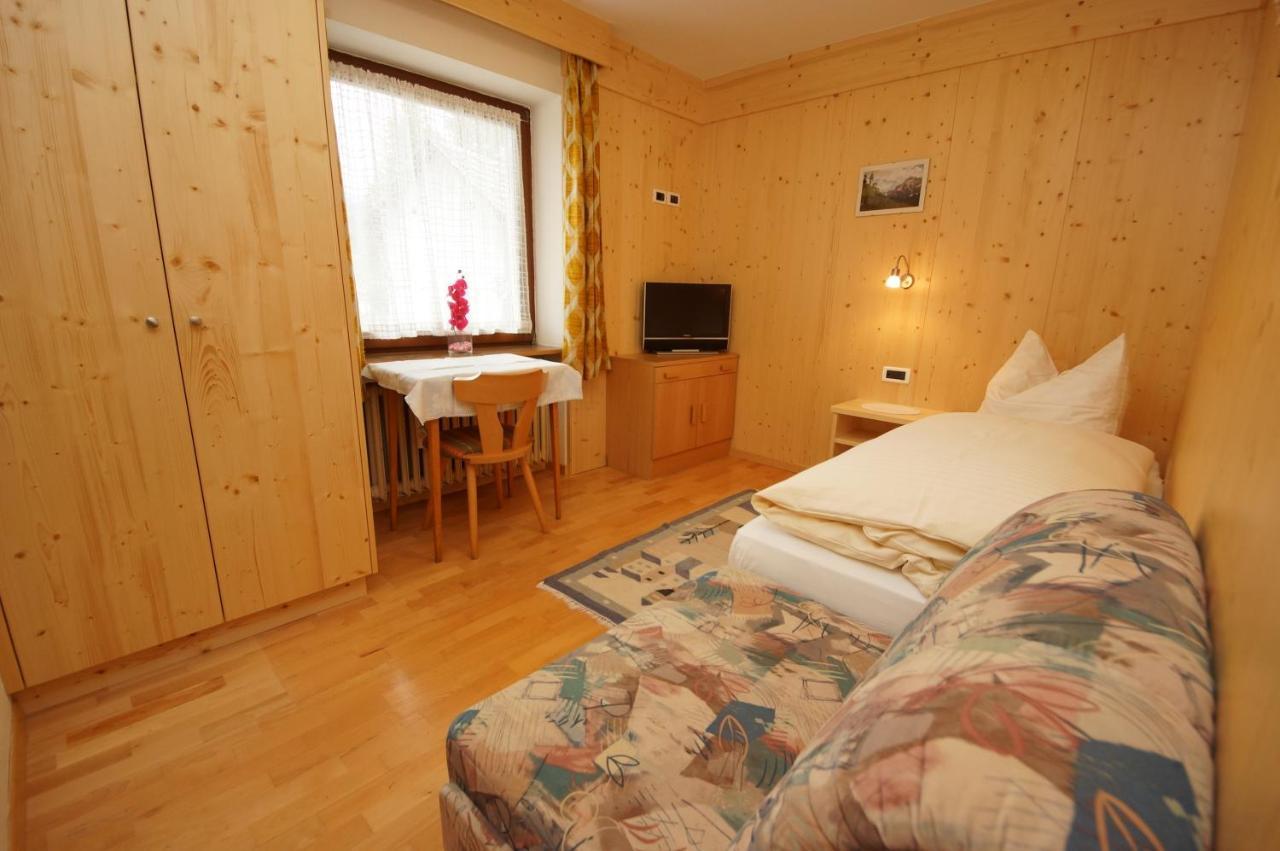 Runcac Hotel Badia  Bagian luar foto