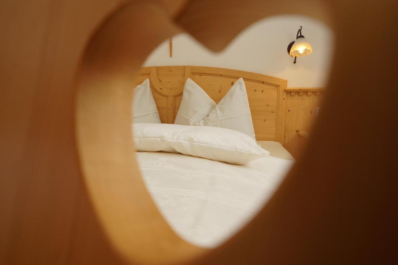 Runcac Hotel Badia  Bagian luar foto